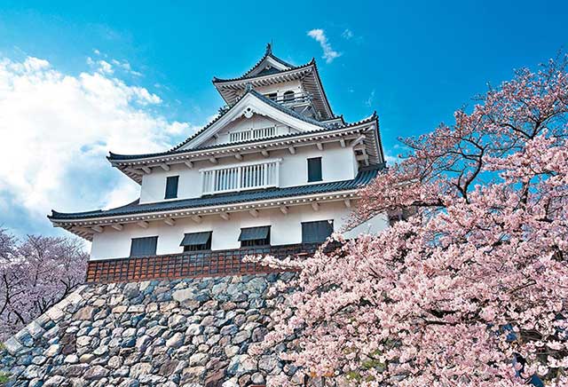 Nagahama-Castle.jpg